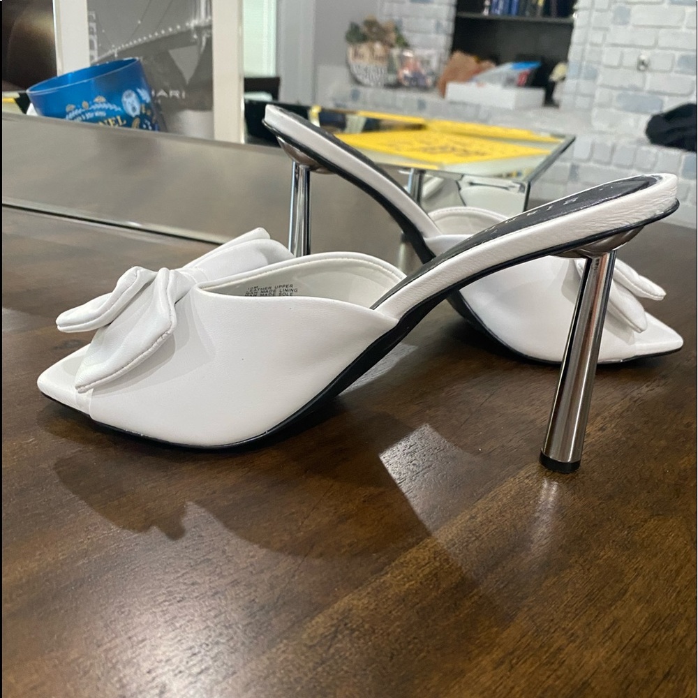 Gianni Bini White Heels